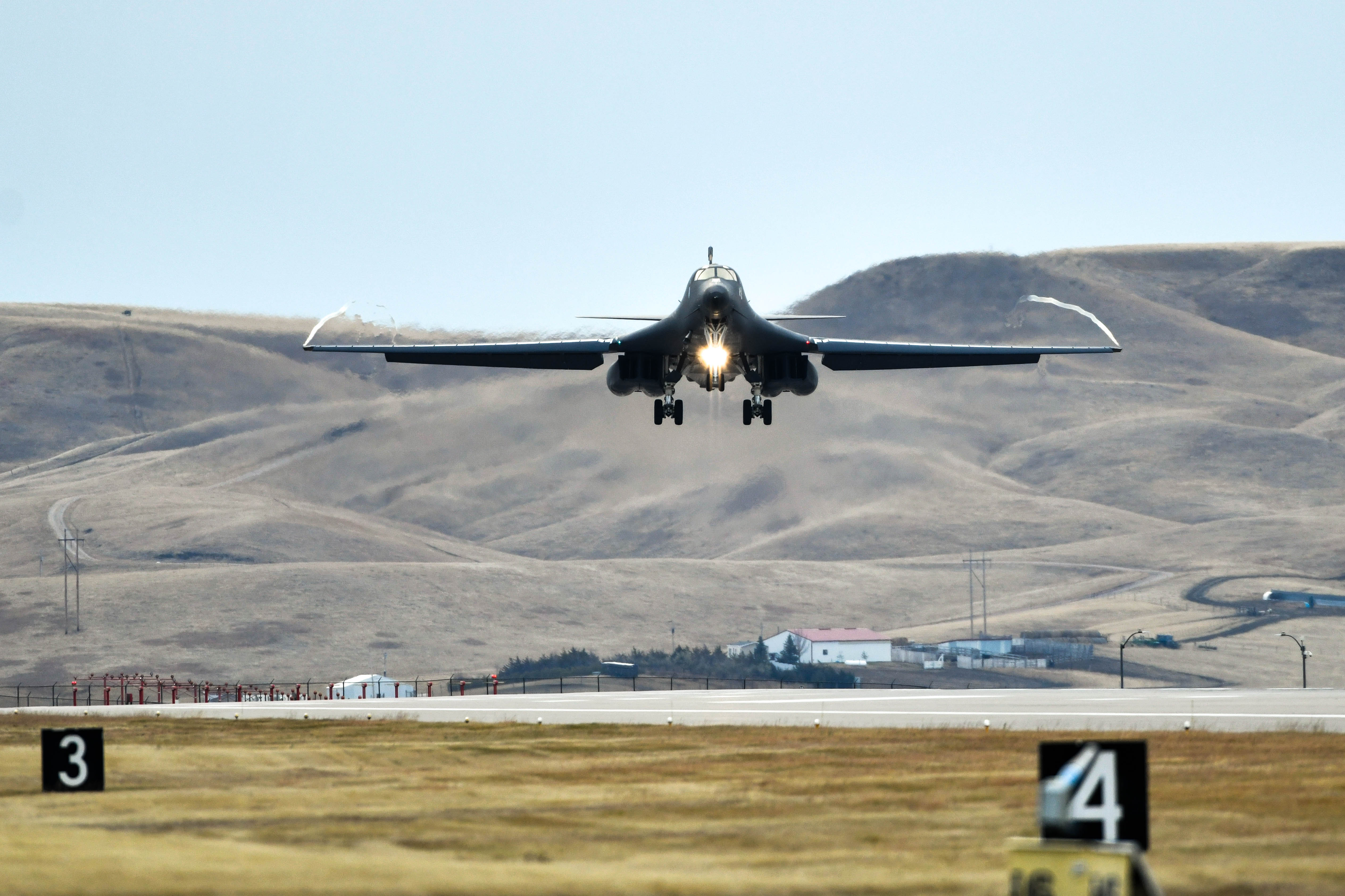 B1 Bomber Landing